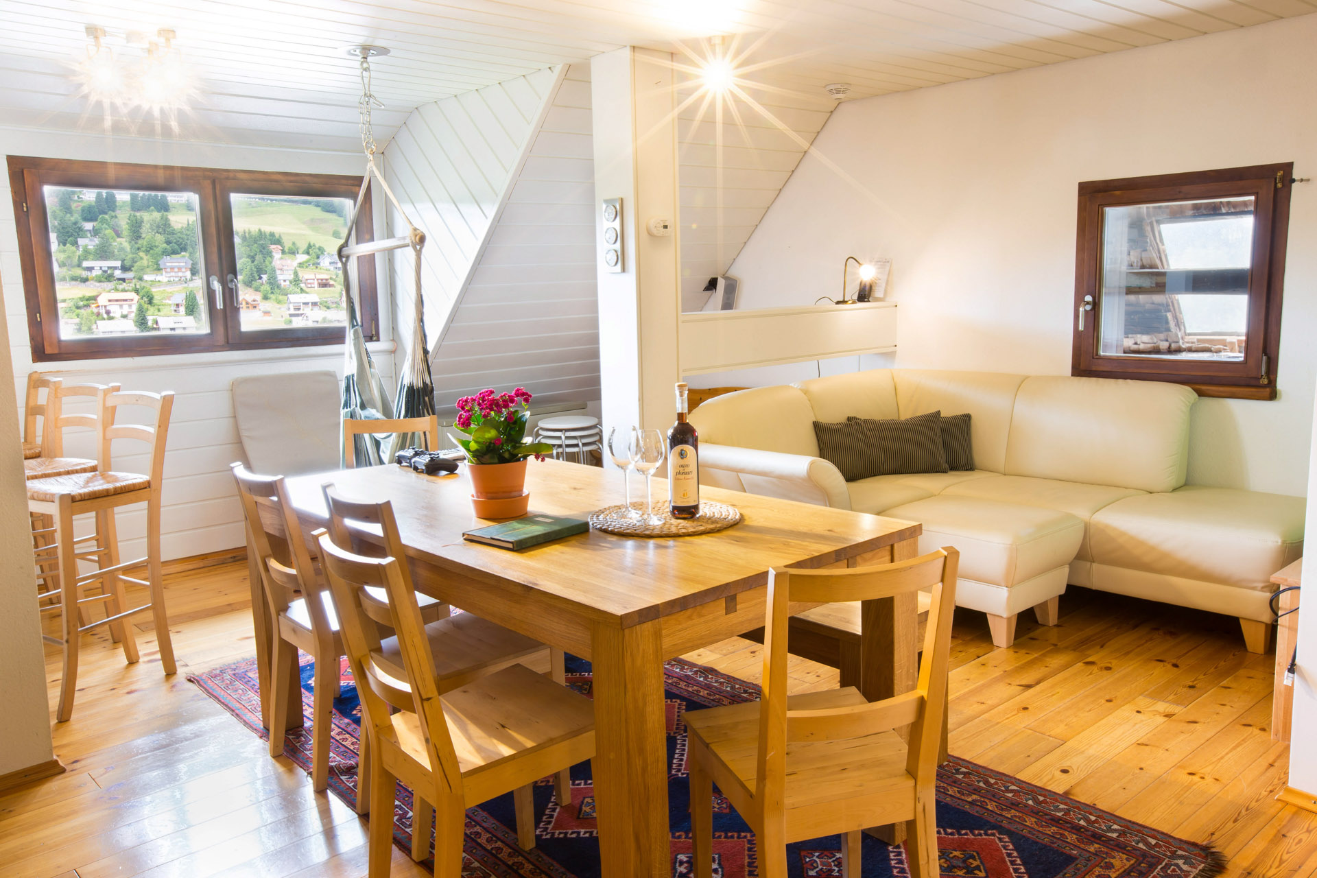 Warm living area in the family apartment in Todtnauberg